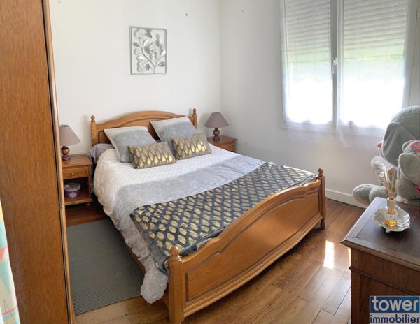 AUJAC 17770 - Maison 4 pièces de plain-pied de 130 m² sur 4000 m² de terrain env.