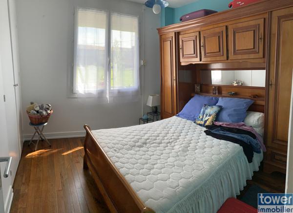 AUJAC 17770 - Maison 4 pièces de plain-pied de 130 m² sur 4000 m² de terrain env.