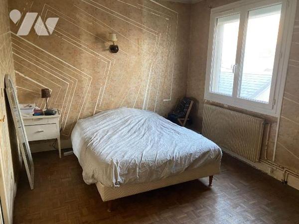 CHARTRES, Quartier St Brice.
Venez découvrir cette maison à rafraichir de 80m2 habitables comp...