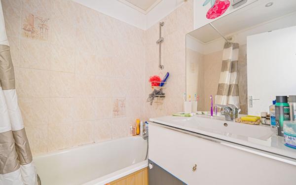 Appartement à vendre    2 pièces • 48,13 m2 Montreuil