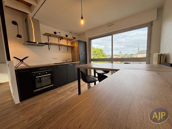 Appartement à louer Angers : 2 pièces, 53m² avec 1 chambre(s) à 999€ - AJP Immobilier Angers