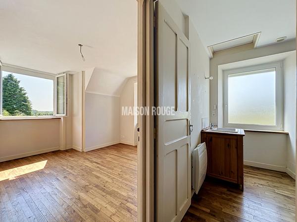 Maison en pierre rénovée 250 m² - 6 chambres -1.3 ha de terrain. Proche Dinan