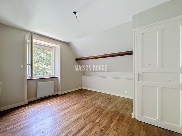 Maison en pierre rénovée 250 m² - 6 chambres -1.3 ha de terrain. Proche Dinan