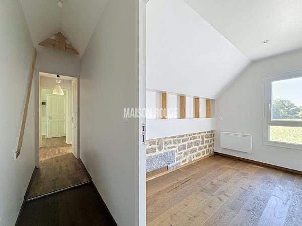 Maison en pierre rénovée 250 m² - 6 chambres -1.3 ha de terrain. Proche Dinan