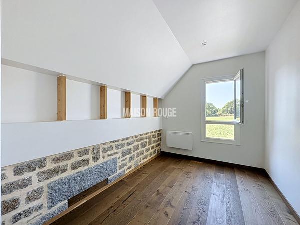 Maison en pierre rénovée 250 m² - 6 chambres -1.3 ha de terrain. Proche Dinan