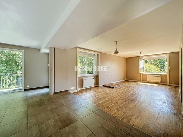 Maison en pierre rénovée 250 m² - 6 chambres -1.3 ha de terrain. Proche Dinan