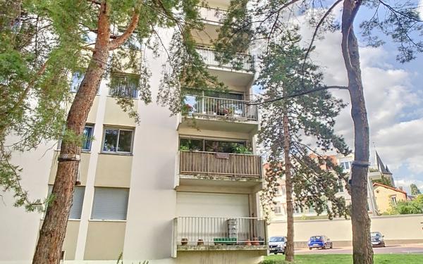 Appartement à vendre    3 pièces • 72,37 m2 Châtenay-Malabry