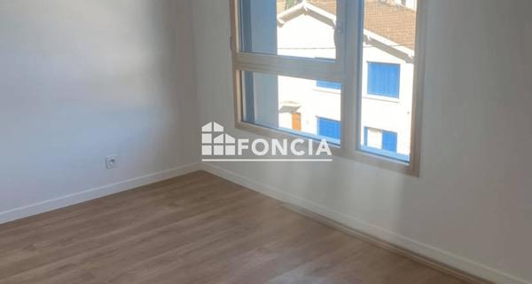 Location Appartement 2 pièces 38.5 m² - Mantes-la-jolie 78200