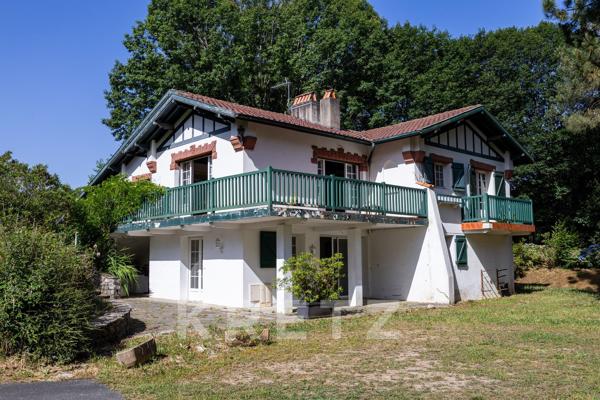 Bidart — Villa à réinventer sur terrain piscinable de 16 000 m²