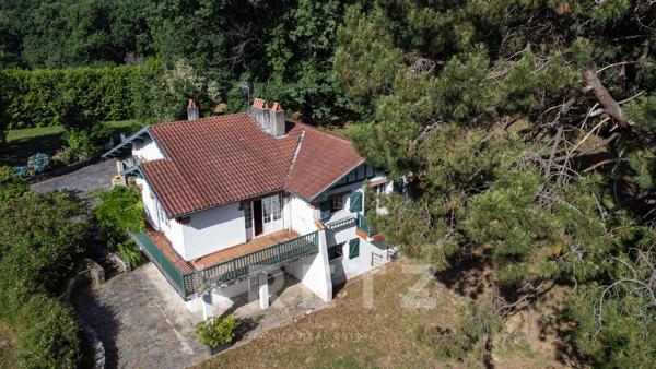 Bidart — Villa à réinventer sur terrain piscinable de 16 000 m²