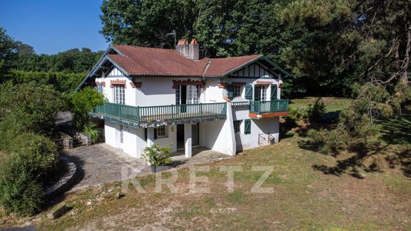 Bidart — Villa à réinventer sur terrain piscinable de 16 000 m²