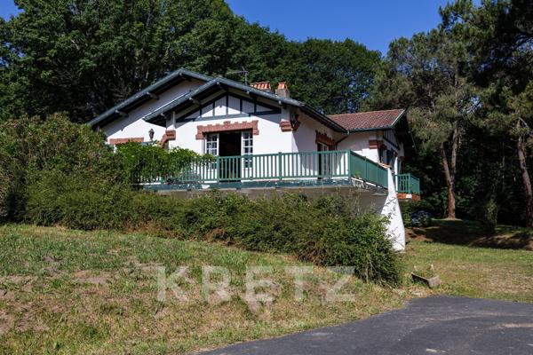 Bidart — Villa à réinventer sur terrain piscinable de 16 000 m²