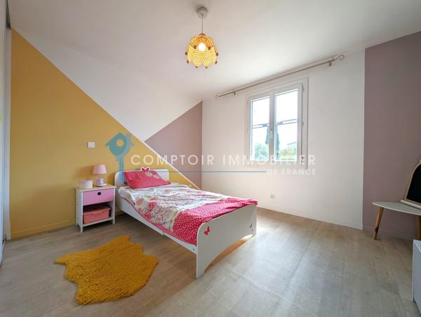 Villa 5 pièce(s) 4 chambre(s) 121 m²
