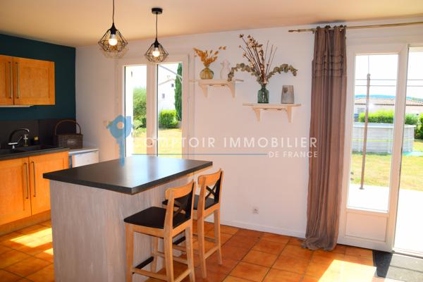 Villa 5 pièce(s) 4 chambre(s) 121 m²