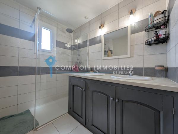 Villa 5 pièce(s) 4 chambre(s) 121 m²