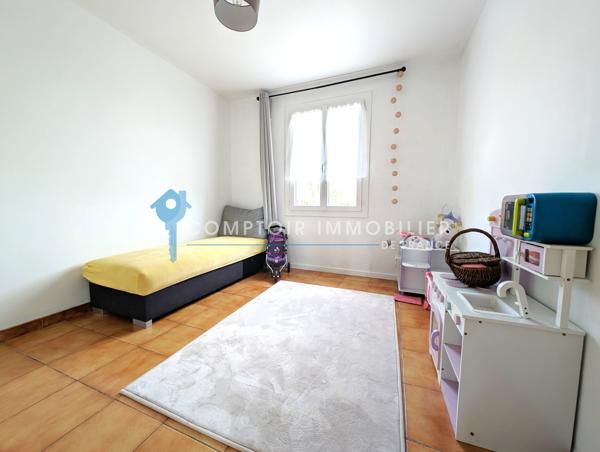 Villa 5 pièce(s) 4 chambre(s) 121 m²