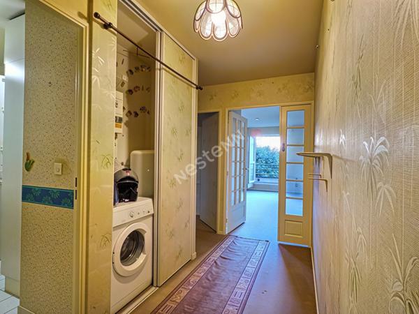 Appartement calme et lumineux deux pièces à vendre à Paris avec balcon et cave