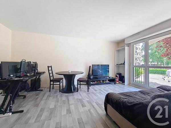 Appartement à vendre  4 pièces - 79,83 m 2   VILLECRESNES  - 94