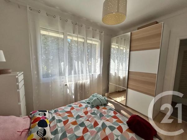 Maison à vendre  5 pièces - 100,13 m 2   L HAY LES ROSES  - 94