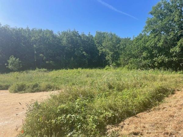 Terrain de 700m2 constructible viabilisé