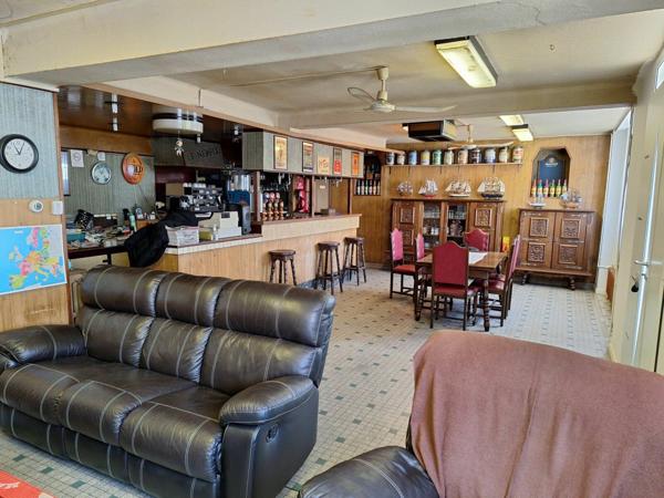 Maison à vendre    5 pièces •  Saint-Hilaire-de-Court