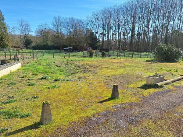 Maison à vendre    5 pièces •  Saint-Hilaire-de-Court