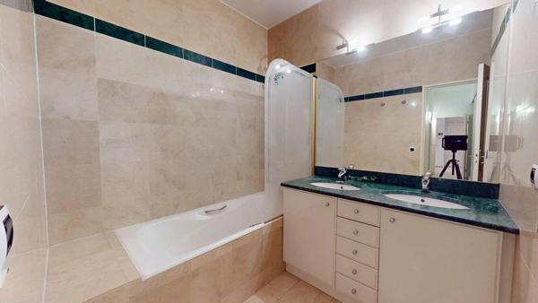 Appartement familial avec terrasse – Village d’Auteuil – 120,24 m²