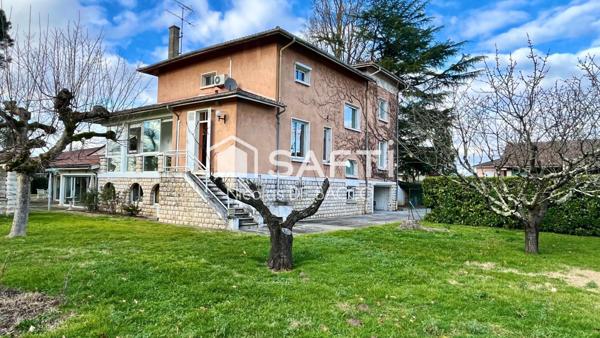 Demeure 10 pieces, 253 m2,piscine couverte