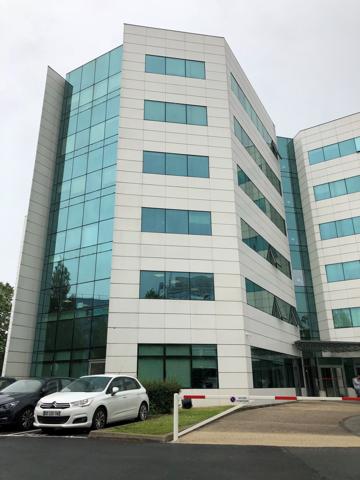 Bureaux à louer divisibles dès 456 m² à Villepinte gardien et parkings sur place