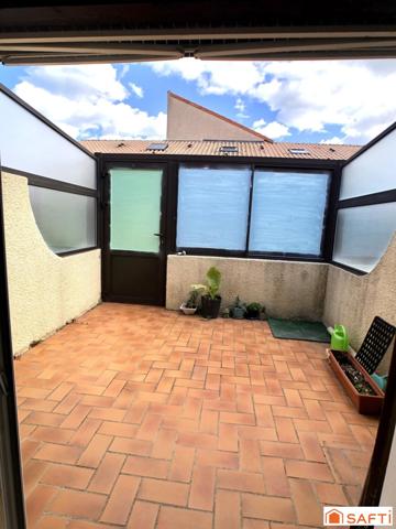 Pavillon de type T2 cabine rénové et climatisé avec terrasse et parking