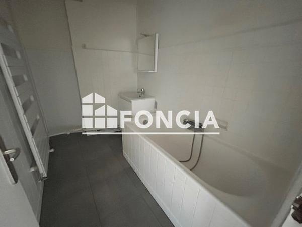 Location Appartement 5 pièces 94.05 m² - 20 RUE DOMREMY Lyon 69003