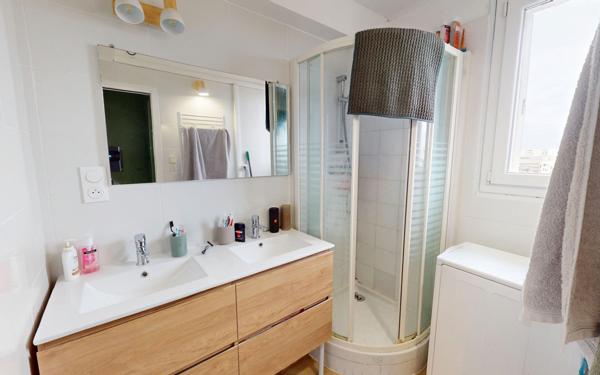 Appartement à vendre    4 pièces • 76,32 m2 Lyon 8