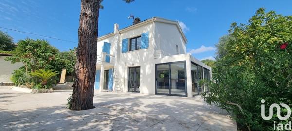 Maison d’architecte 5 pièces de 175 m² à Le Rouret (06650)
