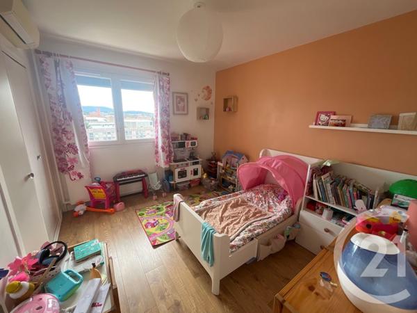 Appartement F5 à vendre  5 pièces - 92,13 m2 LA GARDE - 83