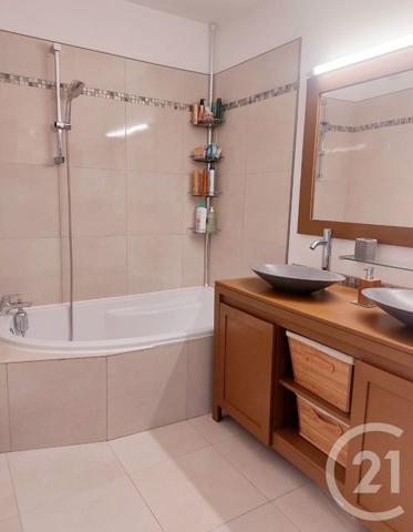 Appartement F5 à vendre  5 pièces - 92,13 m2 LA GARDE - 83