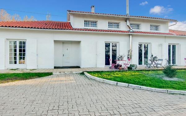 Maison à vendre    7 pièces •  Caussade