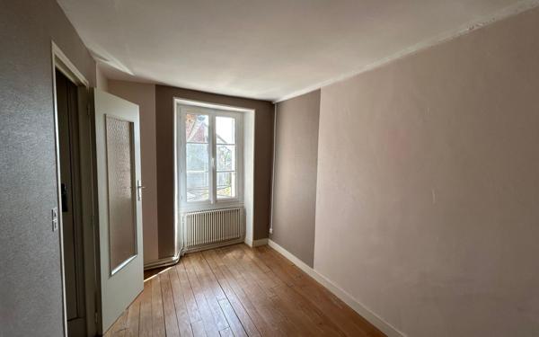 Maison à vendre    3 pièces •  Bazoches-sur-Hoëne