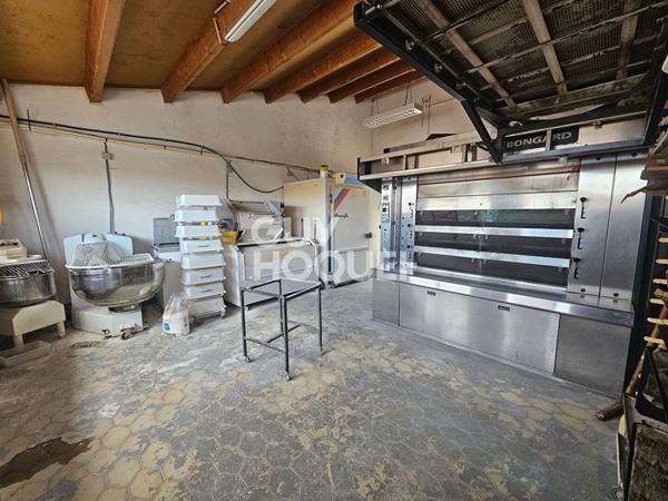 À vendre -FONDS DE COMMERCE BOULANGERIE de 81 m² à Leucate