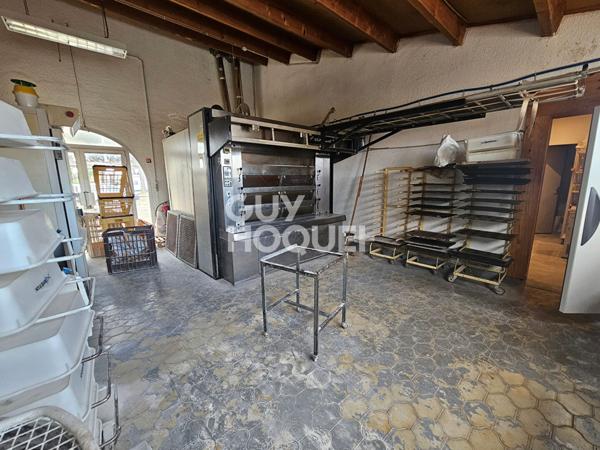 À vendre -FONDS DE COMMERCE BOULANGERIE de 81 m² à Leucate