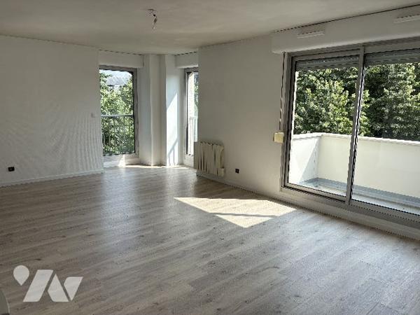 T3, ACCESSIBLE ASCENSEUR, AVEC TERRASSE ET PARKING