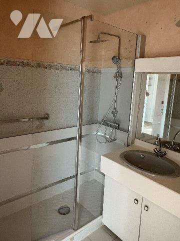 T3, ACCESSIBLE ASCENSEUR, AVEC TERRASSE ET PARKING