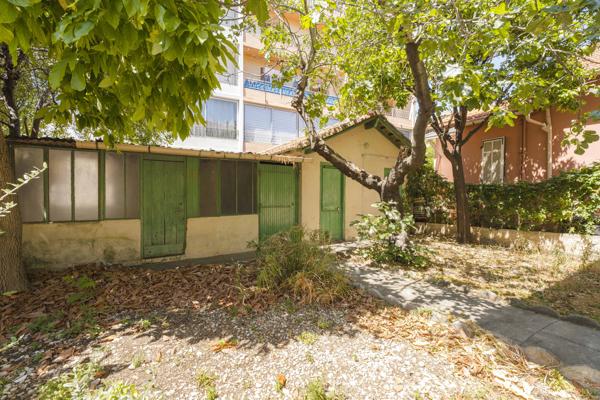Bas de villa avec jardin et 2 places de parkings privatifs