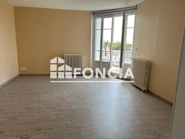 Location Appartement 4 pièces 95.49 m² - 5 RUE ALBERT THIERRY Montargis 45200