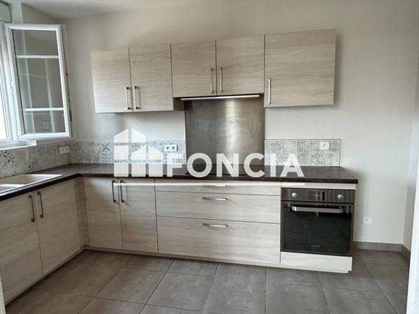 Location Appartement 4 pièces 95.49 m² - 5 RUE ALBERT THIERRY Montargis 45200