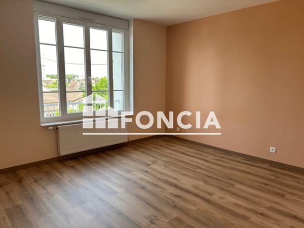 Location Appartement 4 pièces 95.49 m² - 5 RUE ALBERT THIERRY Montargis 45200