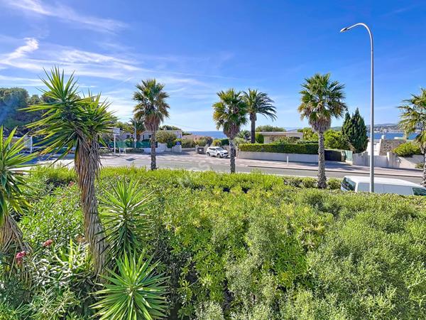 Charmant Appartement 2 pièces à vendre à Six Fours Les Plages - Bord de Mer !