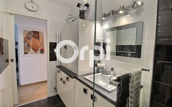 Appartement à vendre    3 pièces • 69 m2 Marseille 9