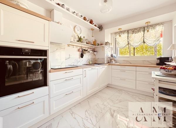 Appartement T5 refait à neuf centre de Caudéran