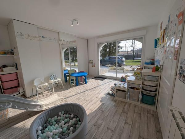 Maison d'environs 175m2 sur terrain de 2759m2 et une piscine