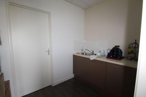 Local professionnel à vendre à Chalon-sur-Saône en Saône-et-Loire (71100), ref : 13783/446   
HOPITAL